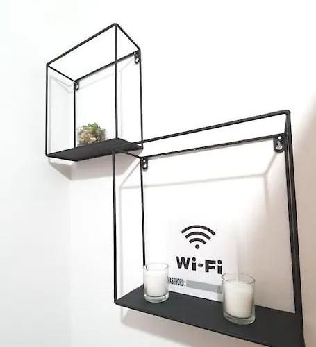 Cozy White Near New Bazaar / Center Tiran