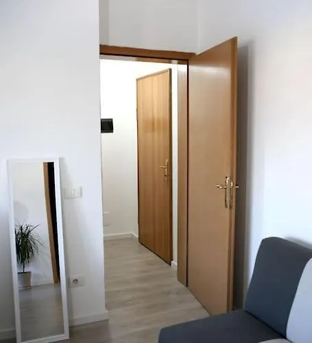 Daire Cozy White Near New Bazaar / Center