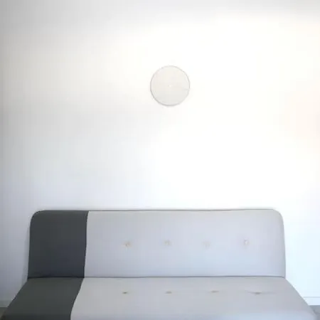 Apartment Cozy White Near New Bazaar / Center