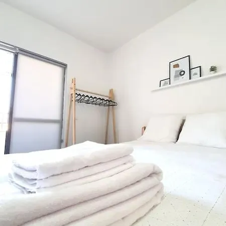 Cozy White Near New Bazaar / Center * Tiran