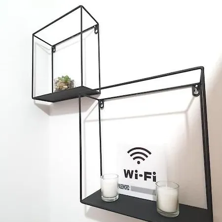 Cozy White Near New Bazaar / Center Tiran